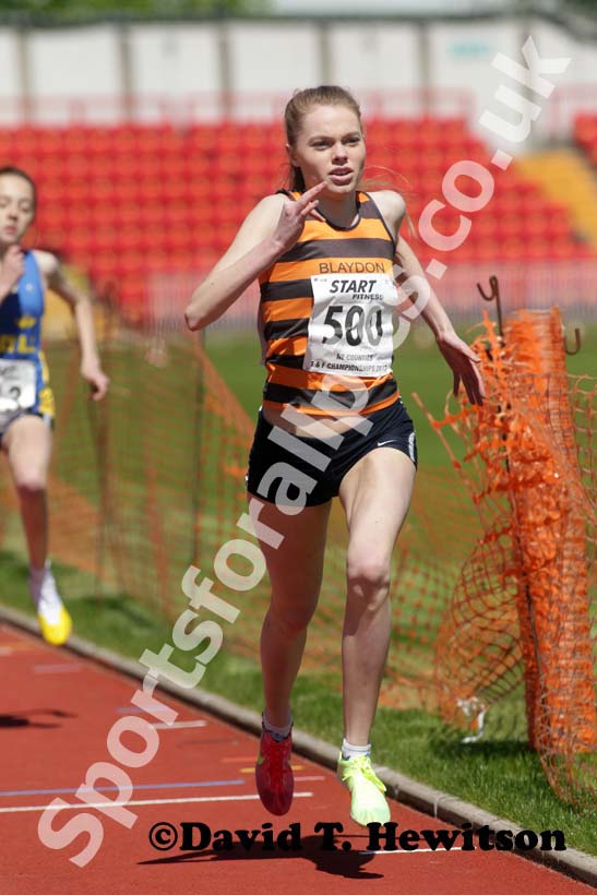 Sophie Montgomery (Blaydon) lwins the under-17s800 metres.